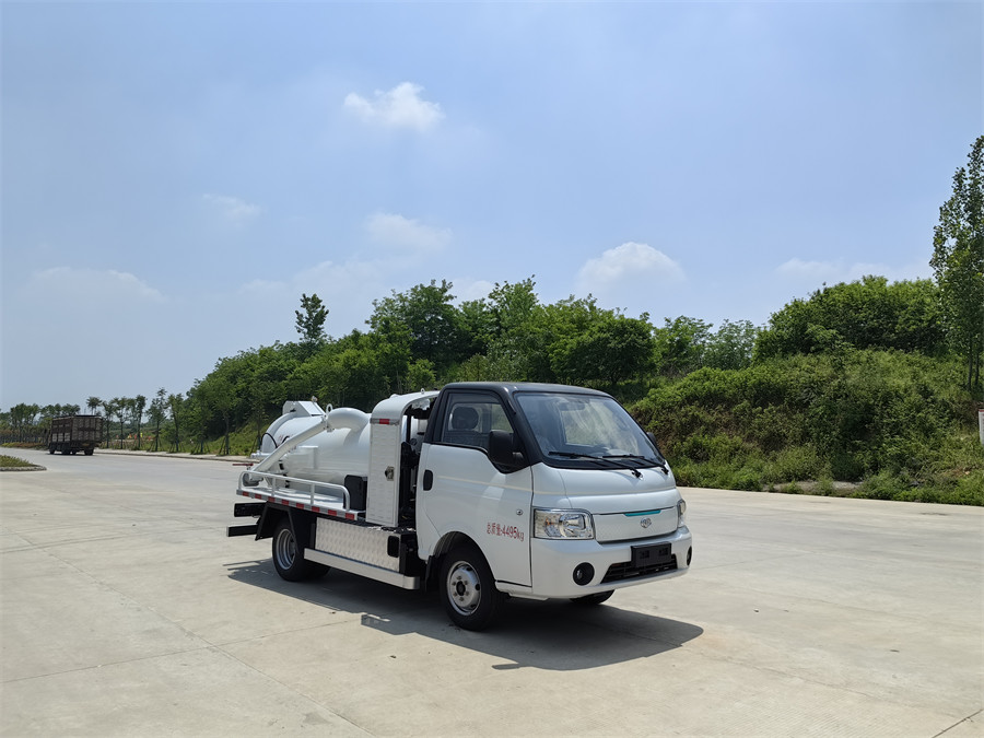 2方4.5噸 新能源純電動吸污車  壹為
